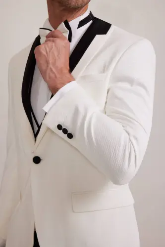 Erkaklar uchun oq shal yoqali slim fit to'y kostyumi - 7