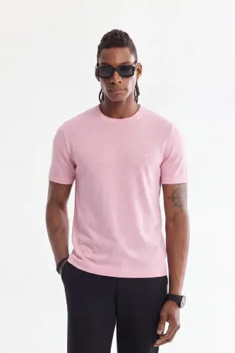 Erkaklar uchun pushti rangli bisiklet yoqali, tayyor buyum bo'yalgan, bo'yoq effektiga ega, oddiy o'lchamli trikotaj T-shirt A41y5074 