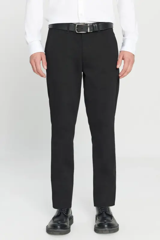 Erkaklar uchun qora rangli kanvas slim fit tor kesilgan yon cho'ntakli chino shimlari - 2