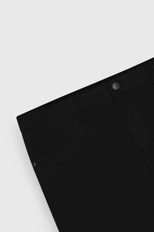 Erkaklar uchun qora rangli slim fit tor kesilgan 5 cho'ntakli paxta kanvas cho'ziluvchan chino shimlari - 10