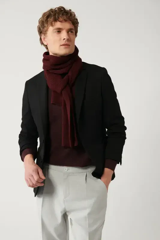 Erkaklar uchun qora rangli Slim Fit trikotaj kurtka - AVVA