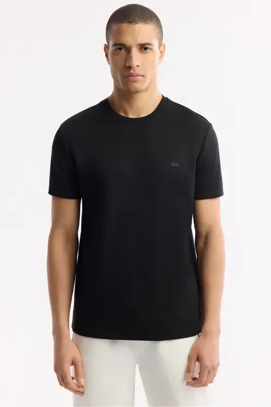 Erkaklar uchun qora rangli T-shirt, dumaloq yoqa, orqa va ko'krak qismida logo bosib chiqarilgan, Regular Fit B001040 - 6