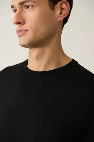 Erkaklar uchun qora T-shirt 100% paxta nafas oladigan dumaloq yoqali Regular Fit E001000 - 2