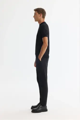 Erkaklar uchun qora trikotaj T-shirt yarim baliqchi yoqa qisqa qo'l Regular Fit B005025 - 4