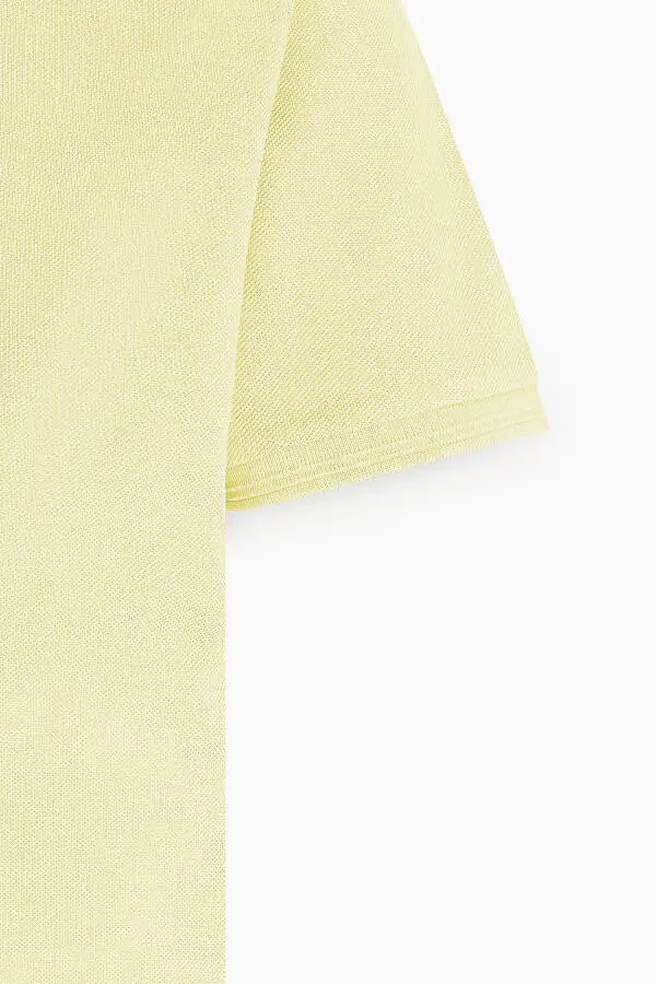 Erkaklar uchun sariq, ingichka, tor kesimli, polo yoqali, 100% paxtadan qisqa yengli futbolka. - 7