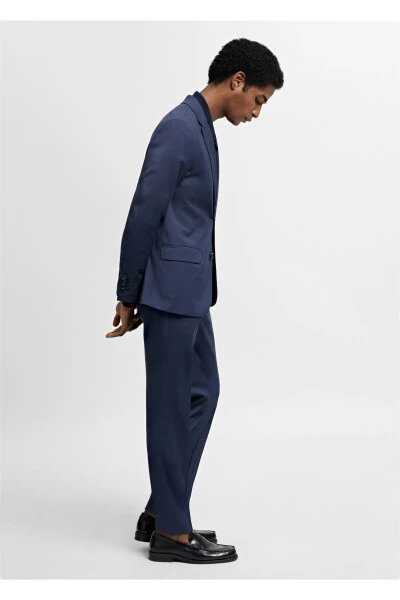 Erkaklar uchun siyoh rangdagi blazer - MANGO