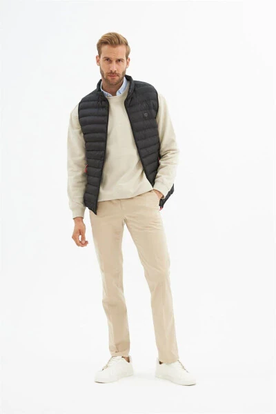 Erkaklar uchun standart kesilgan shishiriladigan yelek qora - 4