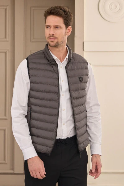 Erkaklar uchun standart kesimdagi shishiriladigan yelek Antrasit rangi - 9