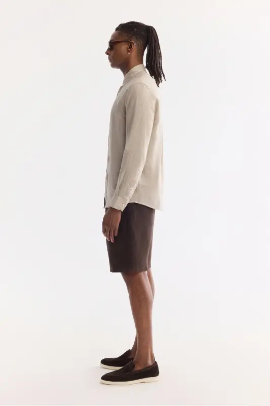 Erkaklar uchun tosh rangli tugmali yoqali 100% zigʻir matoli Comfort Fit koʻylak B002191 - Tosh - 5