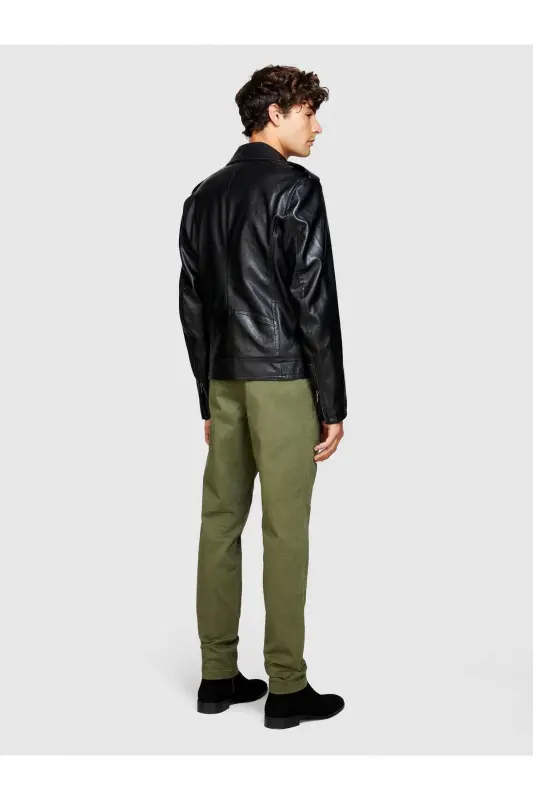 Erkaklar uchun xaki rangli slim fit vintage effektli chino shimlar - 3