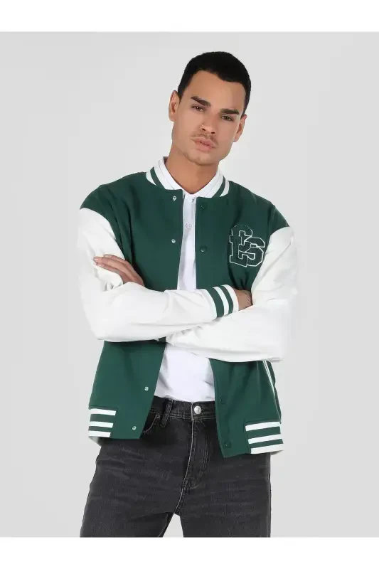 Erkaklar uchun yashil, regular fit bosma kurtka. (Cl1061896) - 1