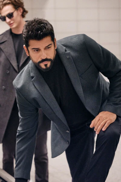 Erkaklar uchun yashil slim fit tor kesimli mono yoqali naqshli jun blazer ko'ylagi - 1