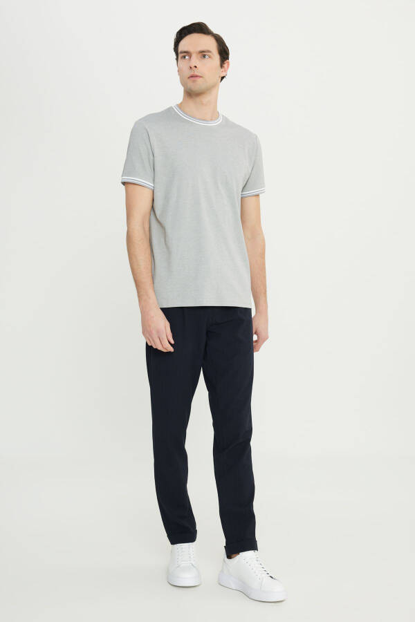 Erkek Açık Gri Pamuklu Slim Fit Dar Kesim Bisiklet Yaka Tişört-Açık Gri - 2