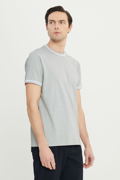 Erkek Açık Gri Pamuklu Slim Fit Dar Kesim Bisiklet Yaka Tişört-Açık Gri - 3