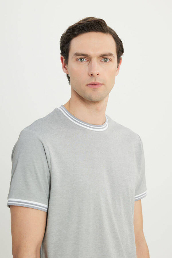 Erkek Açık Gri Pamuklu Slim Fit Dar Kesim Bisiklet Yaka Tişört-Açık Gri - 4