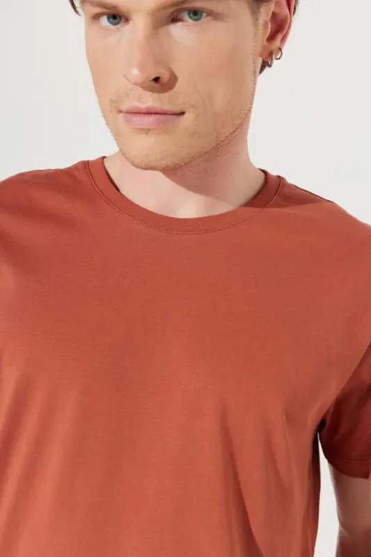 Erkek Açık Kahve Slim Fit Dar Kesim %100 Pamuk Bisiklet Yaka Basic Tişört-Kahverengi - 3