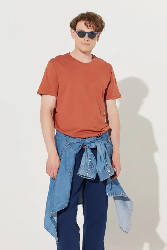 Erkek Açık Kahve Slim Fit Dar Kesim %100 Pamuk Bisiklet Yaka Basic Tişört-Kahverengi - 5