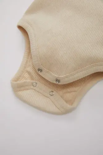 Erkek Bebek 3'lü Takım Fitilli Kaşkorse Çıtçıtlı Kısa Kollu Body Alt Fular-Bej Melanj - 5