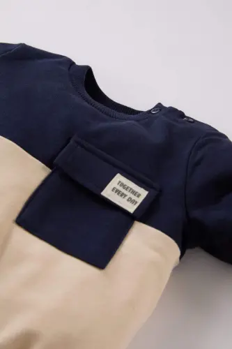 Erkek Bebek Bisiklet Yaka Renk Bloklu İçi Yumuşak Tüylü Sweatshirt A9753A524WN - Lacivert-NV256 - Defacto (1)
