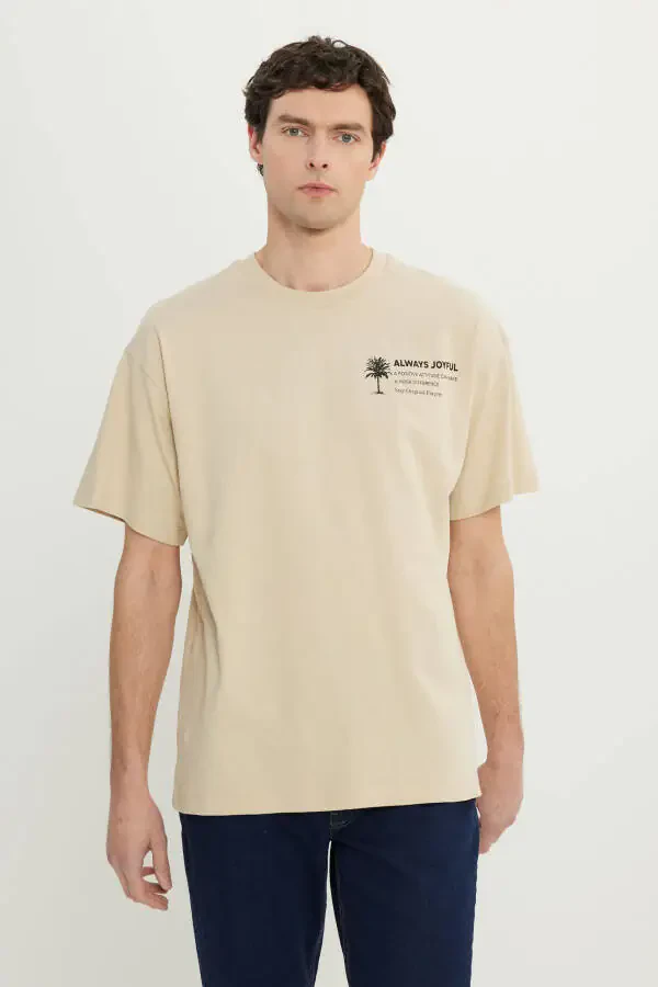 Erkek Bej %100 Pamuk Oversize Fit Rahat Kesim Bisiklet Yaka Baskılı Tişört - 1