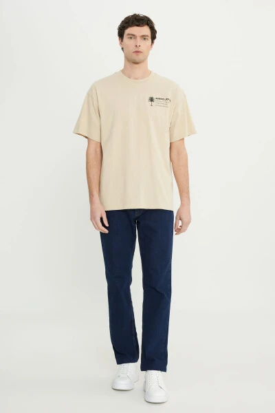 Erkek Bej %100 Pamuk Oversize Fit Rahat Kesim Bisiklet Yaka Baskılı Tişört - 2