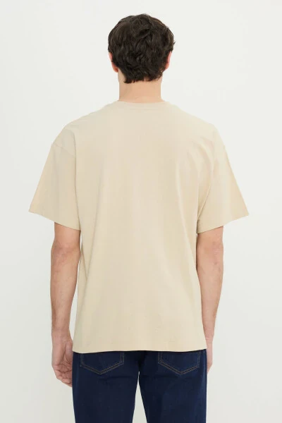 Erkek Bej %100 Pamuk Oversize Fit Rahat Kesim Bisiklet Yaka Baskılı Tişört - 5