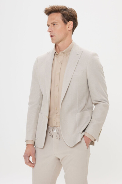 Erkek Bej 360 Her Yöne Esneyen Slim Fit Dar Kesim Kırlangıç Yaka Desenli Blazer Ceket - Bej - ALTINYILDIZ CLASSICS