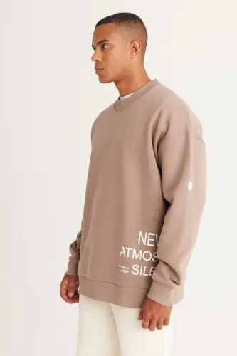 Erkek Bej Oversize Fit Bol Kesim Içi Polarlı 3 Iplik Pamuklu Baskılı Sweatshirt-Bej - 4
