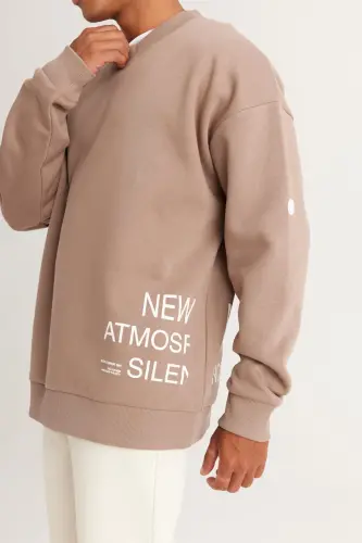 Erkek Bej Oversize Fit Bol Kesim Içi Polarlı 3 Iplik Pamuklu Baskılı Sweatshirt-Bej - 3