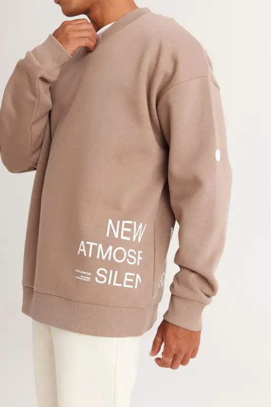 Erkek Bej Oversize Fit Bol Kesim Içi Polarlı 3 Iplik Pamuklu Baskılı Sweatshirt-Bej - 3