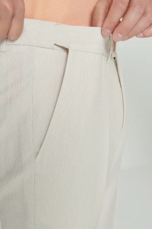 Erkek Bej Slim Fit Dar Kesim Kırışmaz Kumaş Gofre Desenli Beli Lastikli Pantolon - Bej - 5