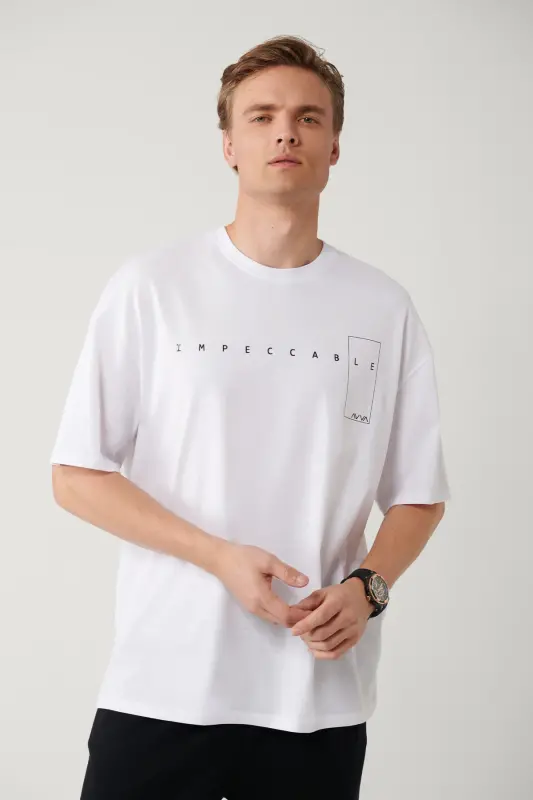 Erkek Beyaz %100 Pamuk Bisiklet Yaka Baskılı Oversize Fit T-Shirt A41Y1157-Beyaz - AVVA