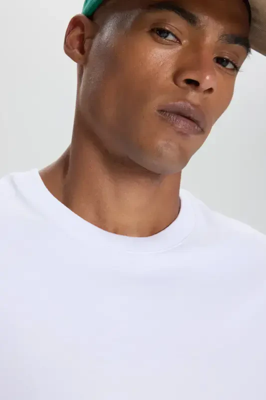 Erkek Beyaz %100 Pamuk Modern Fit Normal Kesim Bisiklet Yaka Tişört-Beyaz - 4
