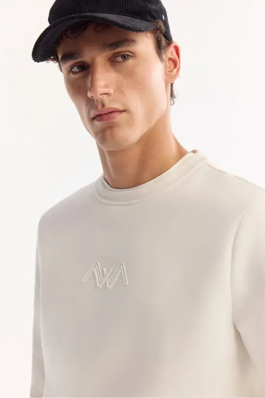 Erkek Beyaz Bisiklet Yaka Pamuklu Şardonlu Baskılı Regular Fit Sweatshirt B001033-Beyaz - 2