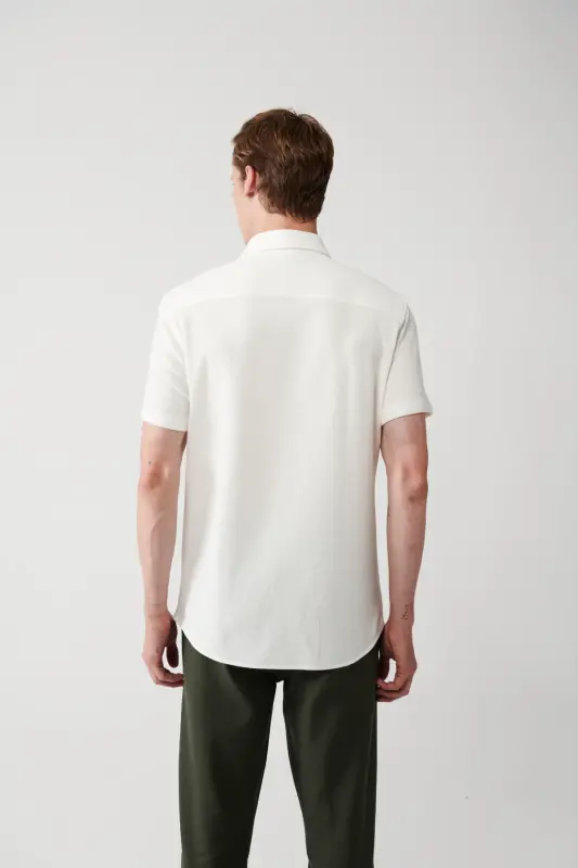 Erkek Beyaz Kolay Ütülenebilir Klasik Yaka Örme Likralı Pamuklu Kısa Kollu Gömlek E002051-Beyaz - 4