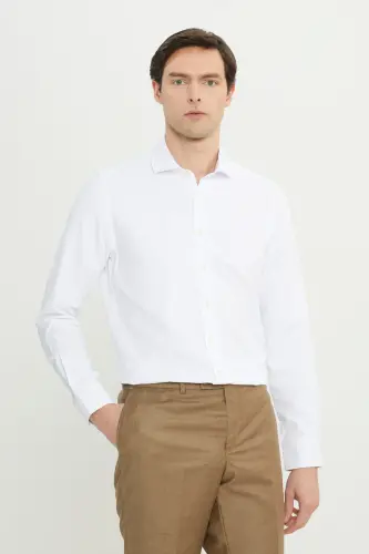 Erkek Beyaz Kolay Ütülenebilir Slim Fit Dar Kesim Italyan Yaka Armürlü Gömlek - BÜYÜK İTALYAN YAKA 