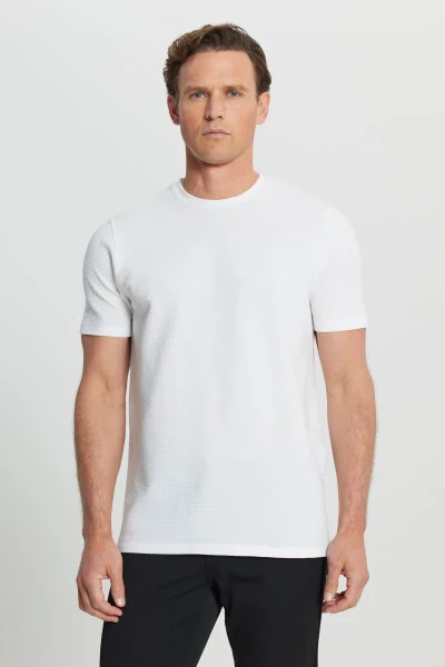Erkek Beyaz Pamuklu Slim Fit Dar Kesim Bisiklet Yaka Esnek Tişört-Beyaz - ALTINYILDIZ CLASSICS