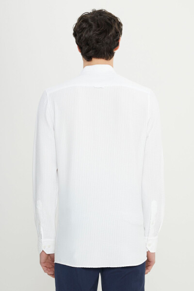 Erkek Beyaz Slim Fit Dar Kesim Düğmeli Yaka Armürlü Gofre Desenli Gömlek-Beyaz - 5