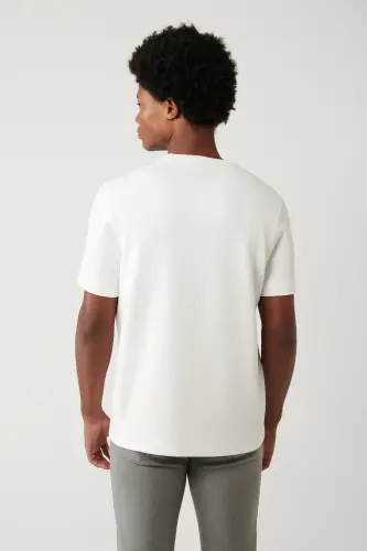 Erkek Beyaz Soft Touch Hologram Baskılı Bisiklet Yaka Regular Fit T-Shirt A41Y1335 - Beyaz - 4