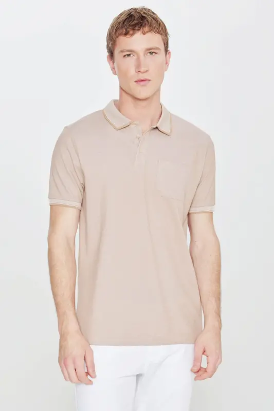 Erkek Çekmeyen Pamuklu Kumaş Comfort Fit Rahat Kesim Vizon Kıvrılmaz Polo Yaka Cepli Tişört - Vizon - 1