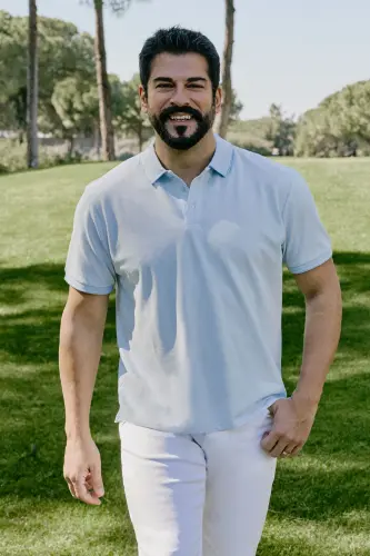 Erkek Çekmeyen Pamuklu Kumaş Slim Fit Dar Kesim Açık Mavi Kıvrılmaz Polo Yaka Tişört-Açık Mavi 