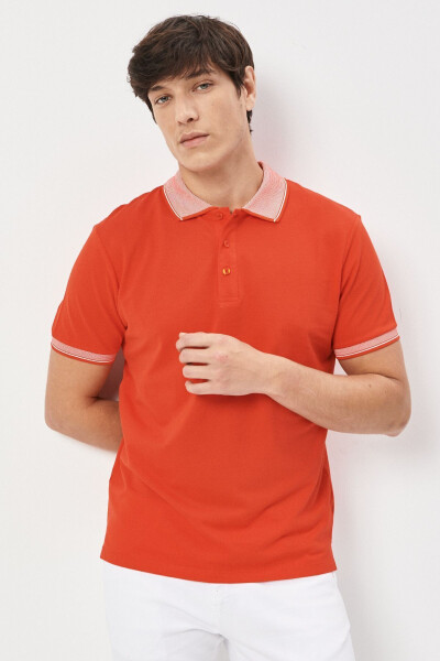 Erkek Çekmeyen Pamuklu Kumaş Slim Fit Dar Kesim Narçiçeği Kıvrılmaz Polo Yaka Tişört - Nar Çiçeği - 8