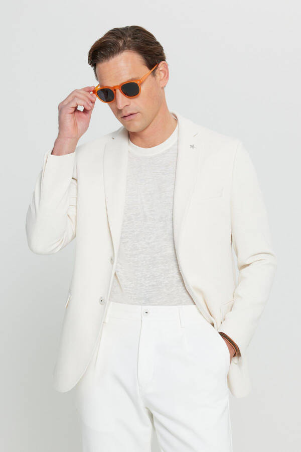 Erkek Ekru 360 Her Yöne Esneyen Pamuklu Esnek Slim Fit Dar Kesim Mono Yaka Armürlü Blazer Ceket - Ekru - 1