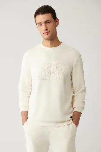 Erkek Ekru Bisiklet Yaka Soft Touch Gofreli Regular Fit Sweatshirt A41Y1235 - Ekru - 1