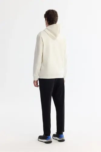 Erkek Ekru Kapüşonlu Pamuklu Baskılı Elastan Regular Fit Sweatshirt A42Y1324 - Ekru - 4