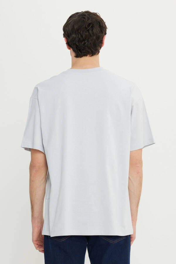 Erkek Gri %100 Pamuk Oversize Fit Rahat Kesim Bisiklet Yaka Baskılı Tişört - Gri - 11