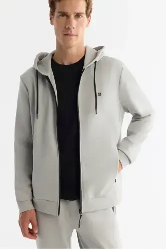 Erkek Gri Kapüşonlu İnterlok Kumaş Fermuarlı Basic Regular Fit Sweatshirt B001102-Gri - AVVA (1)