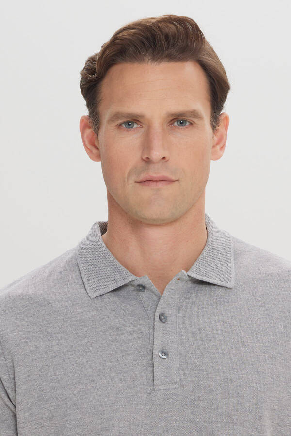 Erkek Gri Melanj %100 Pamuk Kıvrılmaz Pike Polo Yaka Slim Fit Dar Kesim Tişört-Gri - 4