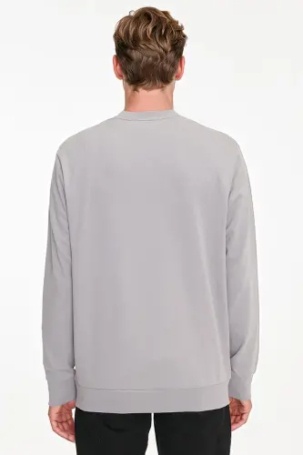 Erkek Gri Pamuklu Standart Fit Normal Kesim 2 İplik Bisiklet Yaka Sweatshirt - Gri - 5