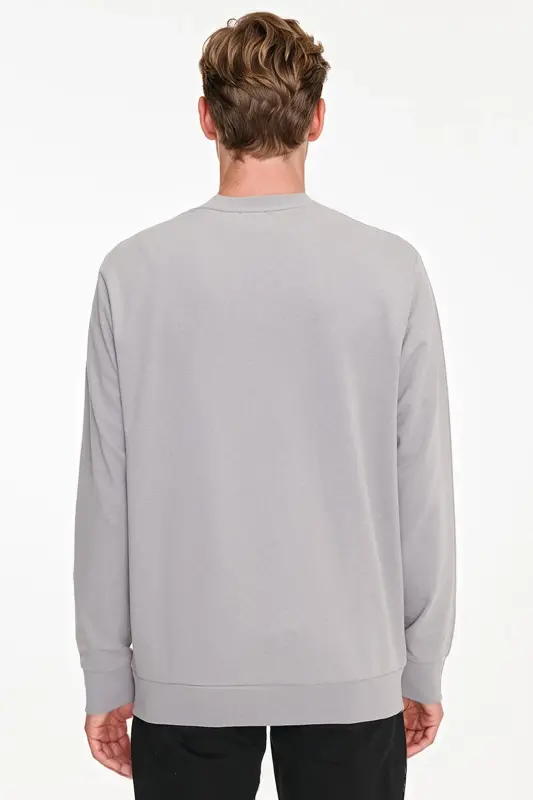Erkek Gri Pamuklu Standart Fit Normal Kesim 2 İplik Bisiklet Yaka Sweatshirt - Gri - 5